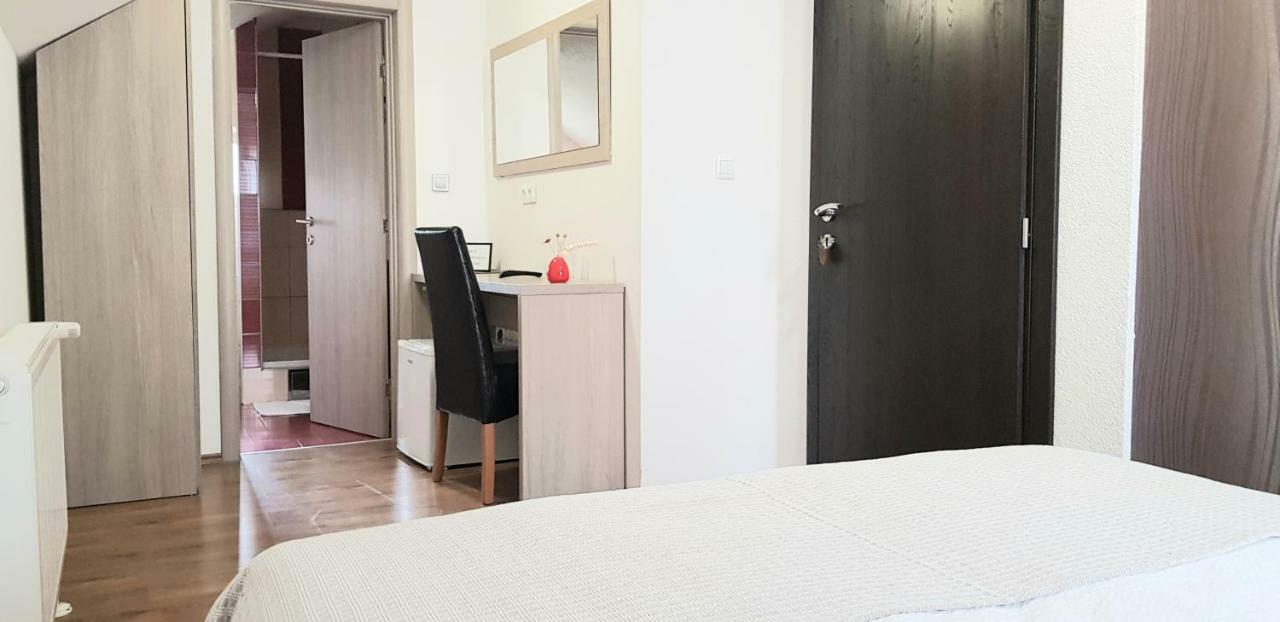 Rooms Velo 코레니카 외부 사진